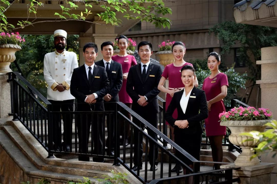 藍光進化論 以“兩只手”卡位現代服務業，搶灘萬億級物業管理藍海